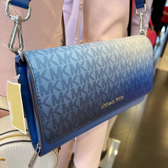 MICHAEL KORS Jet Set Large Ombré Signature Logo Crossbody Bag
Galaxy Blue 
NWT - Picture 10 of 16